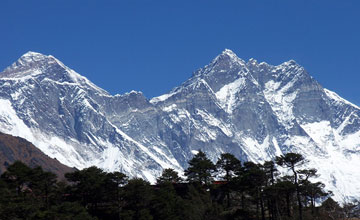Everest Himalaya view family trekking 